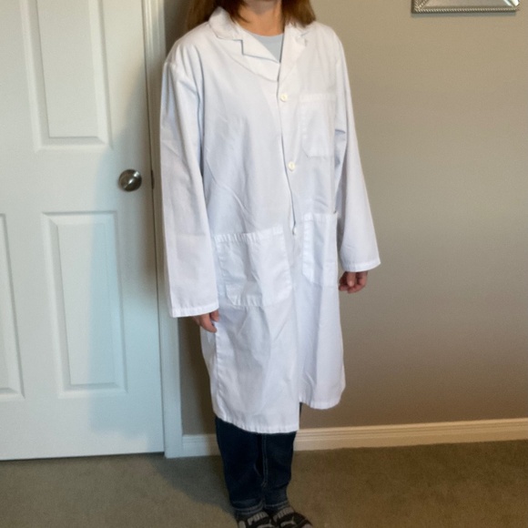 Professional Dog Grooming Kit - Wahl Bag, 8 Grooming Tools, Smock and Lab Coat - Picture 15 of 16